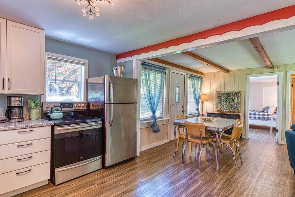 Door County Dreaming Cabin, Pet Friendly Vacation Home in Baileys Harbor