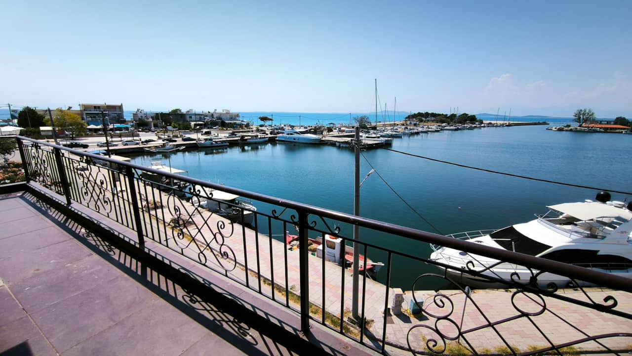 Captain’s Harbor Panorama  Seafront Maisonette in Fanari02