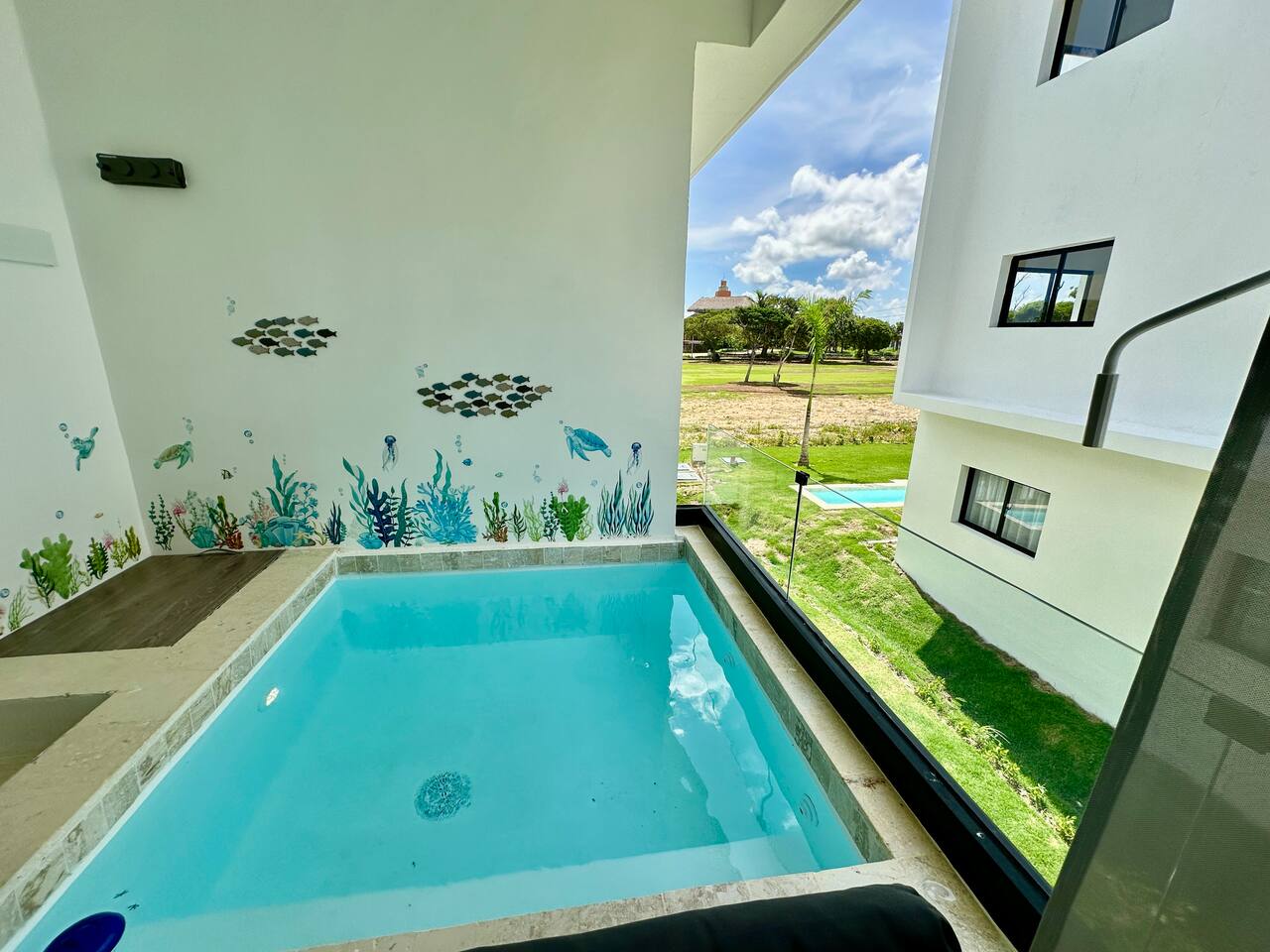Cozy 2 BR Pool nest @ ONA Residences / Fast WIFI photo 3