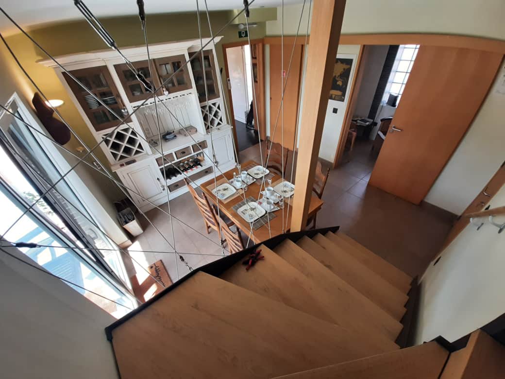 1000000810
