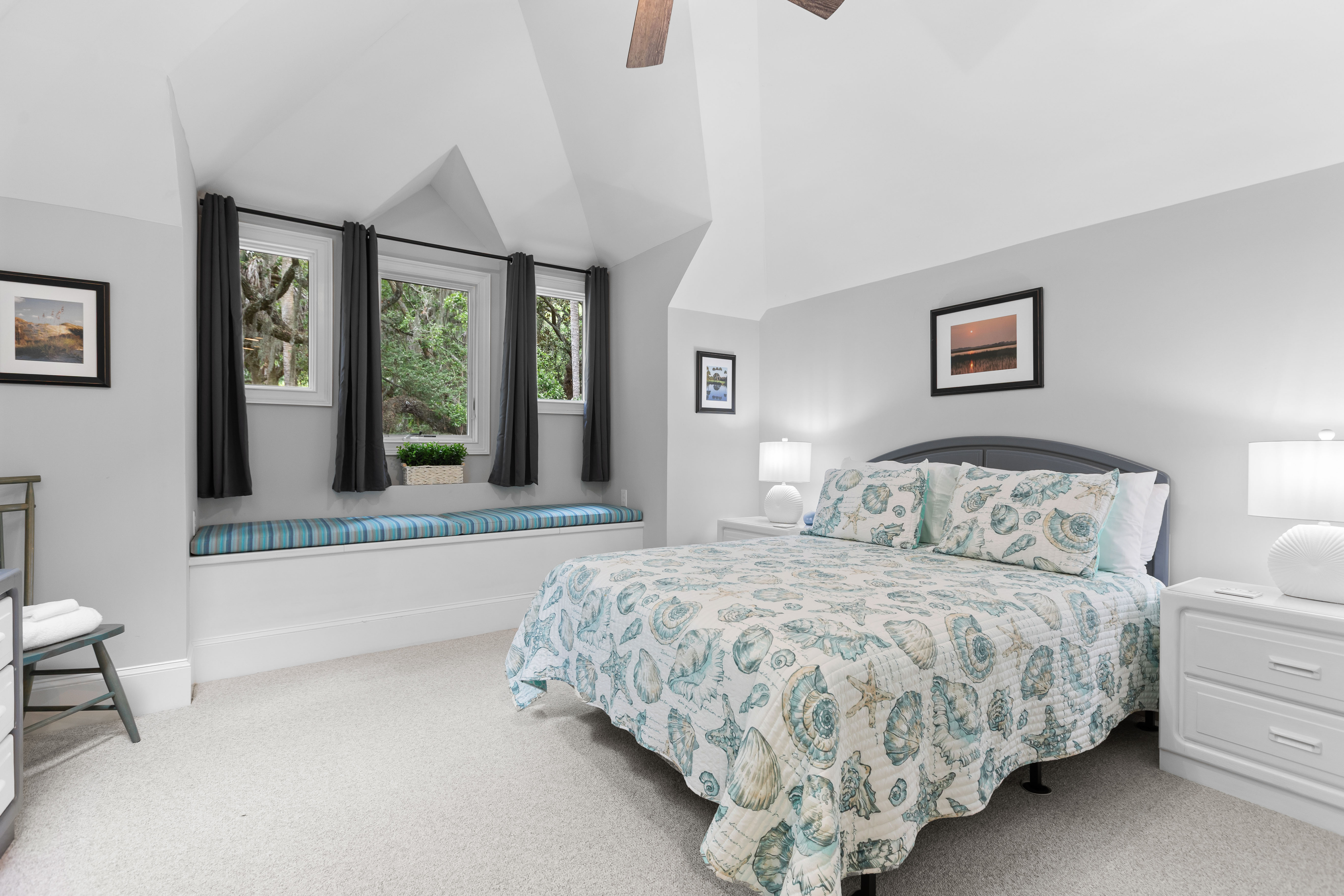 King Bedroom (mid level)