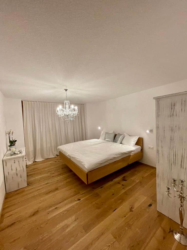Bedroom with own bathroom 