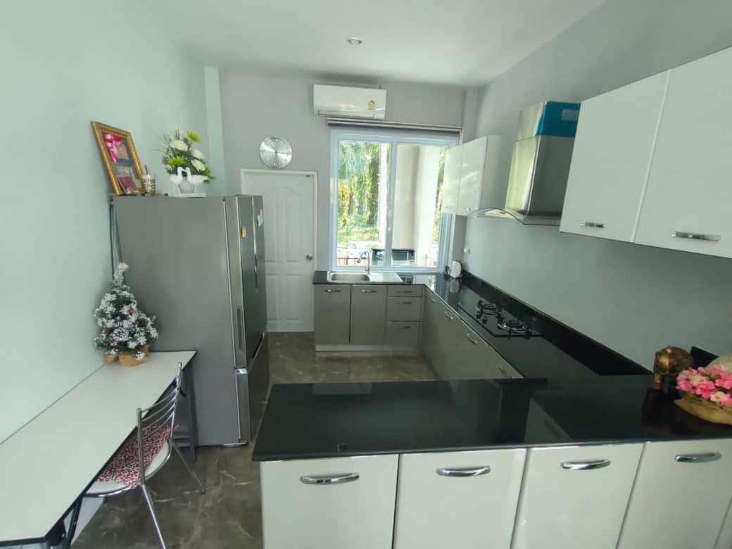 England house villa #7 kitchen