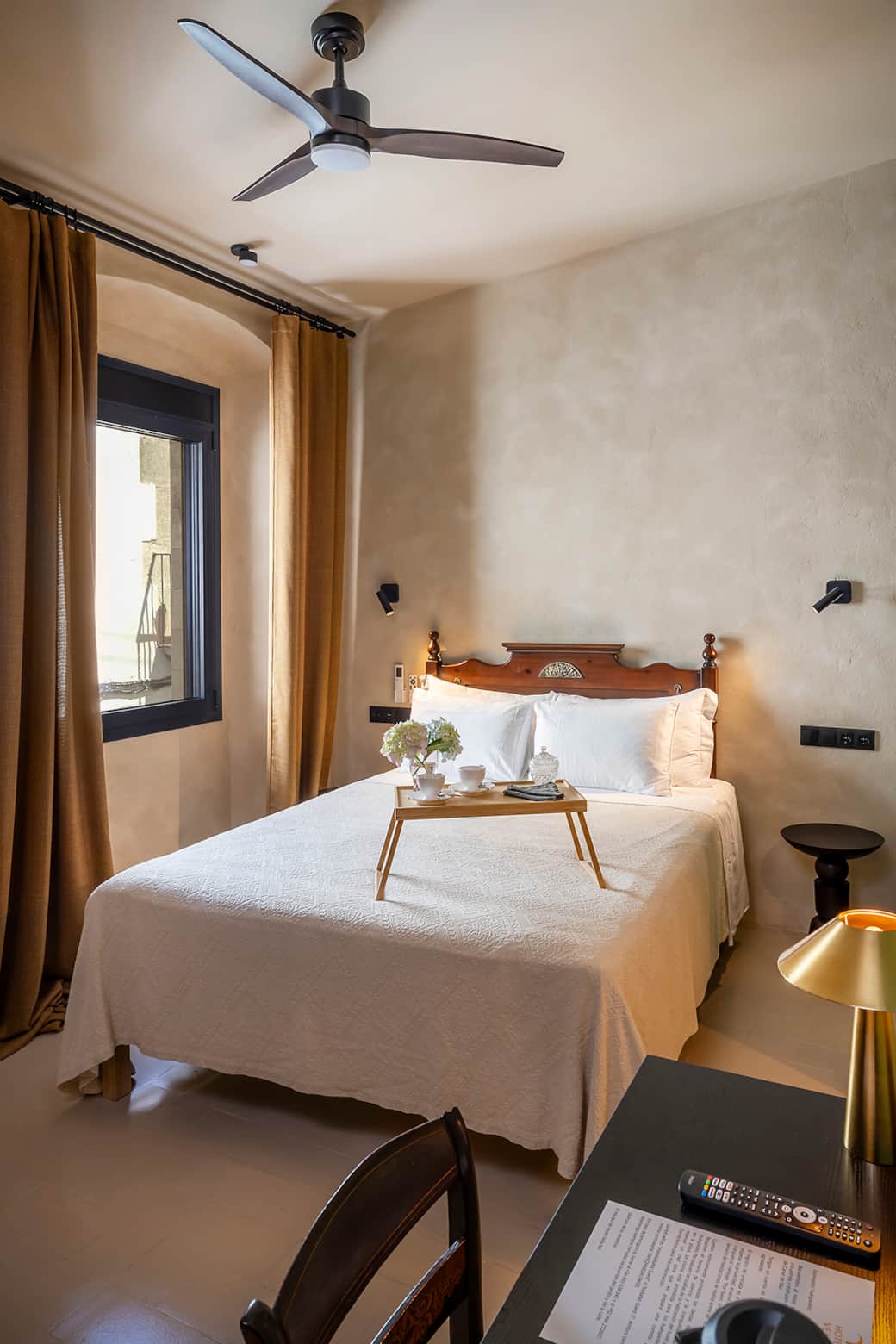 King Bed with pillow menu at Hotel Vella Nit