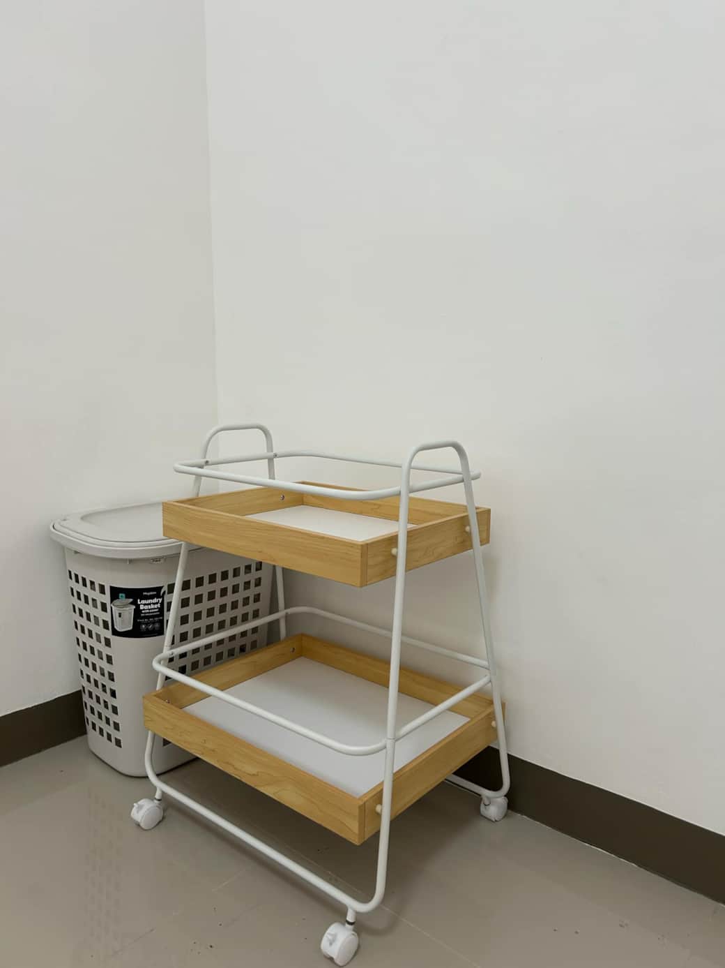 Lot-27 Laundry Bin