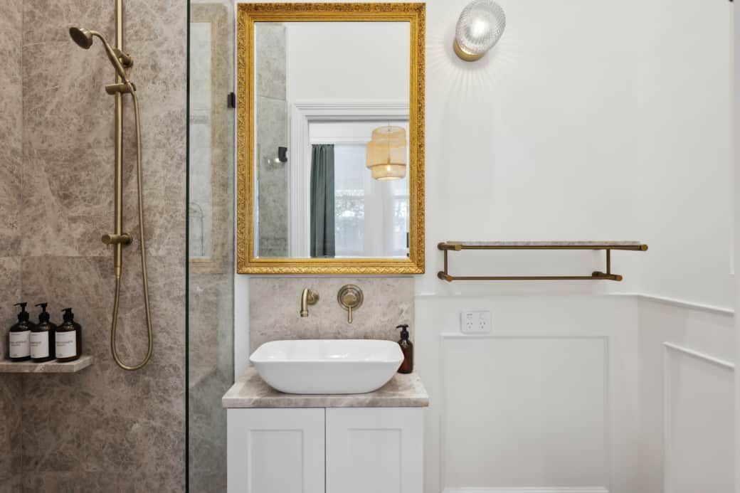 Ensuite