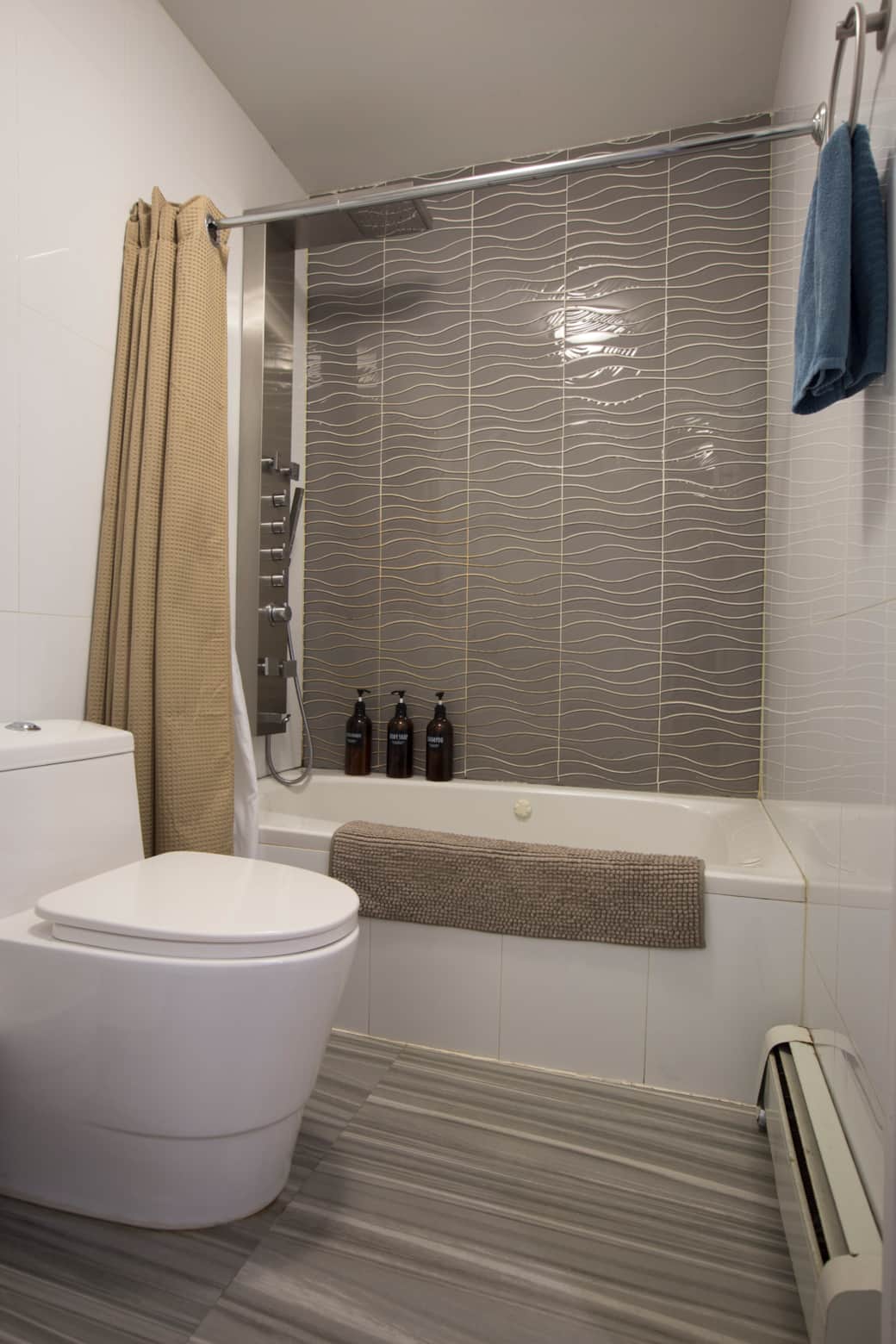 The upstairs bathroom has a jetted tub 