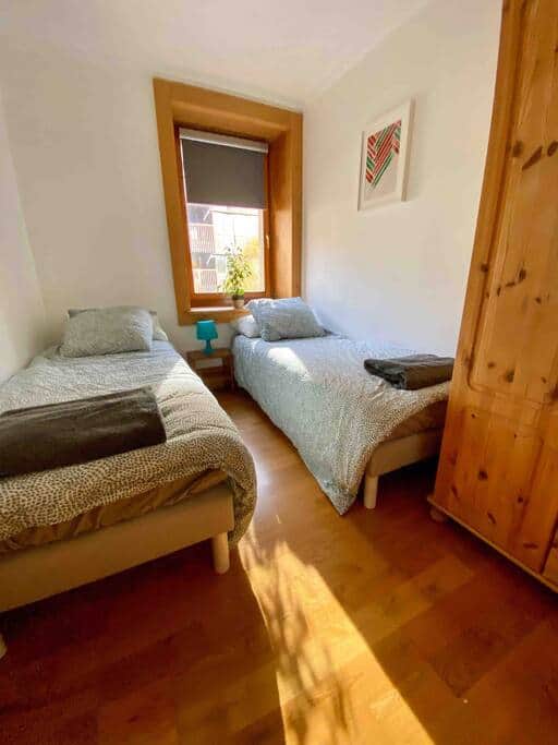 Bedroom 2: Queen or 2 single beds available.