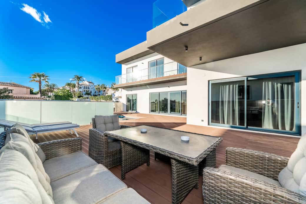 Terrace and dining zone daylight Terrace and dining zone daylight