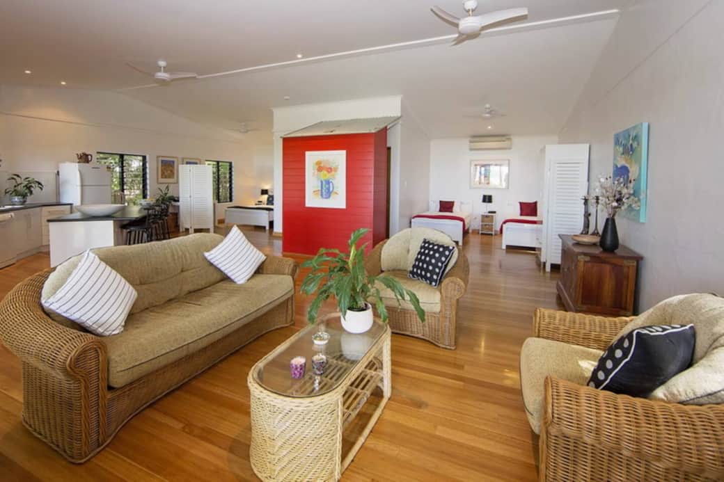 Gecko's Cottage - Lounge through to the open living home Gecko's Cottage - Lounge through to the open living home