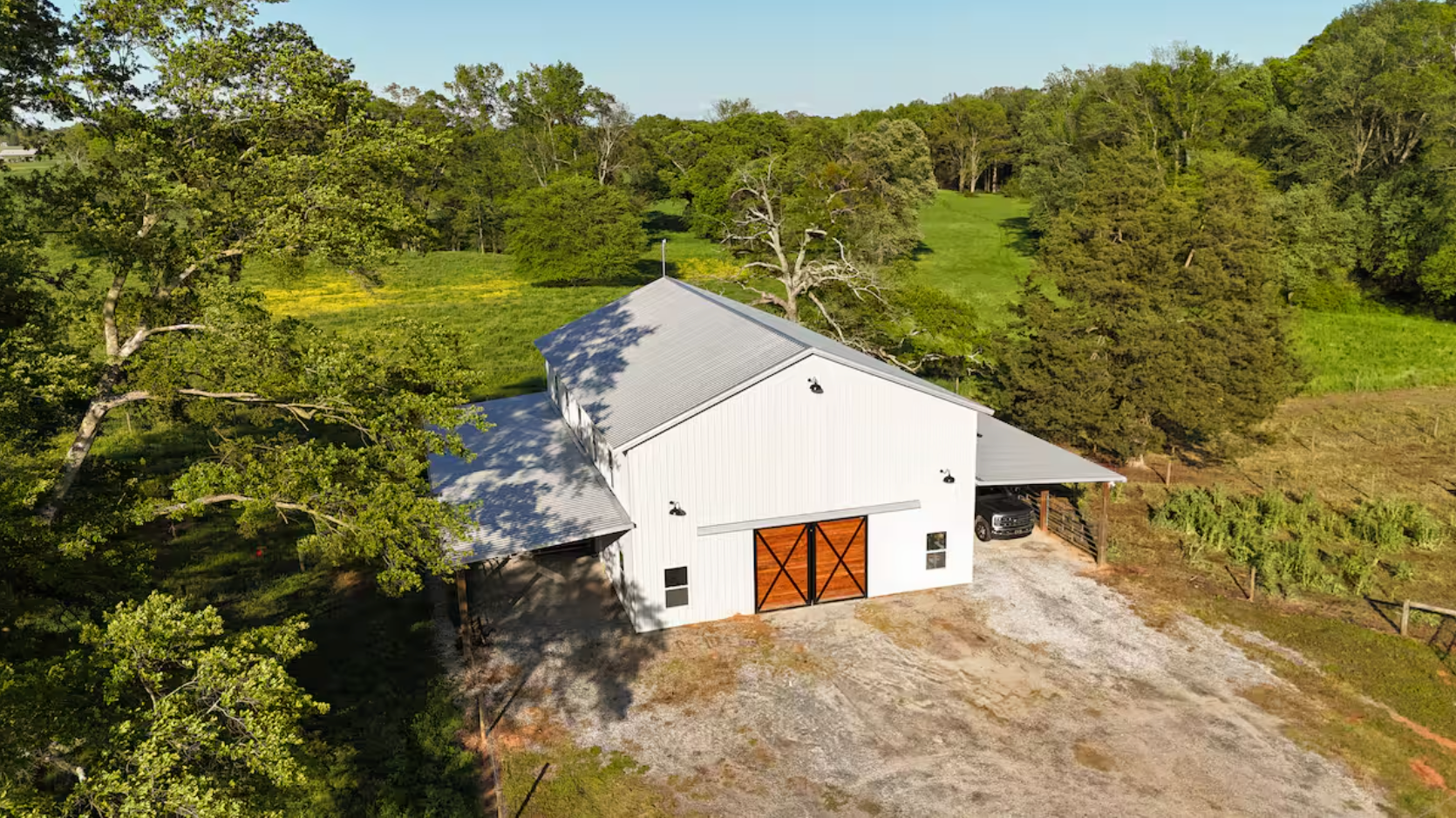 Enjoy the upstairs farm stay at Over Jordan Farms