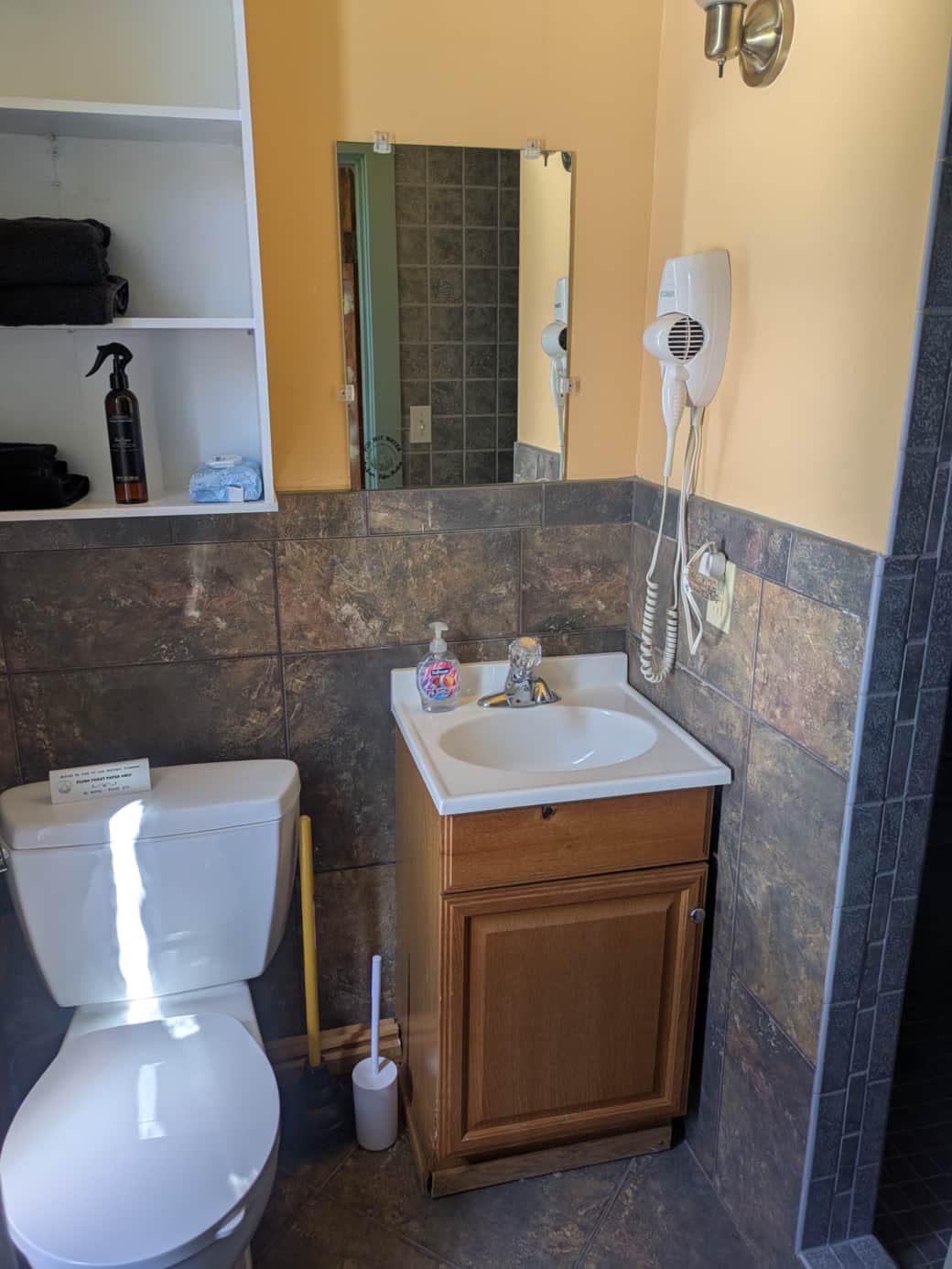 Room 6 Bath