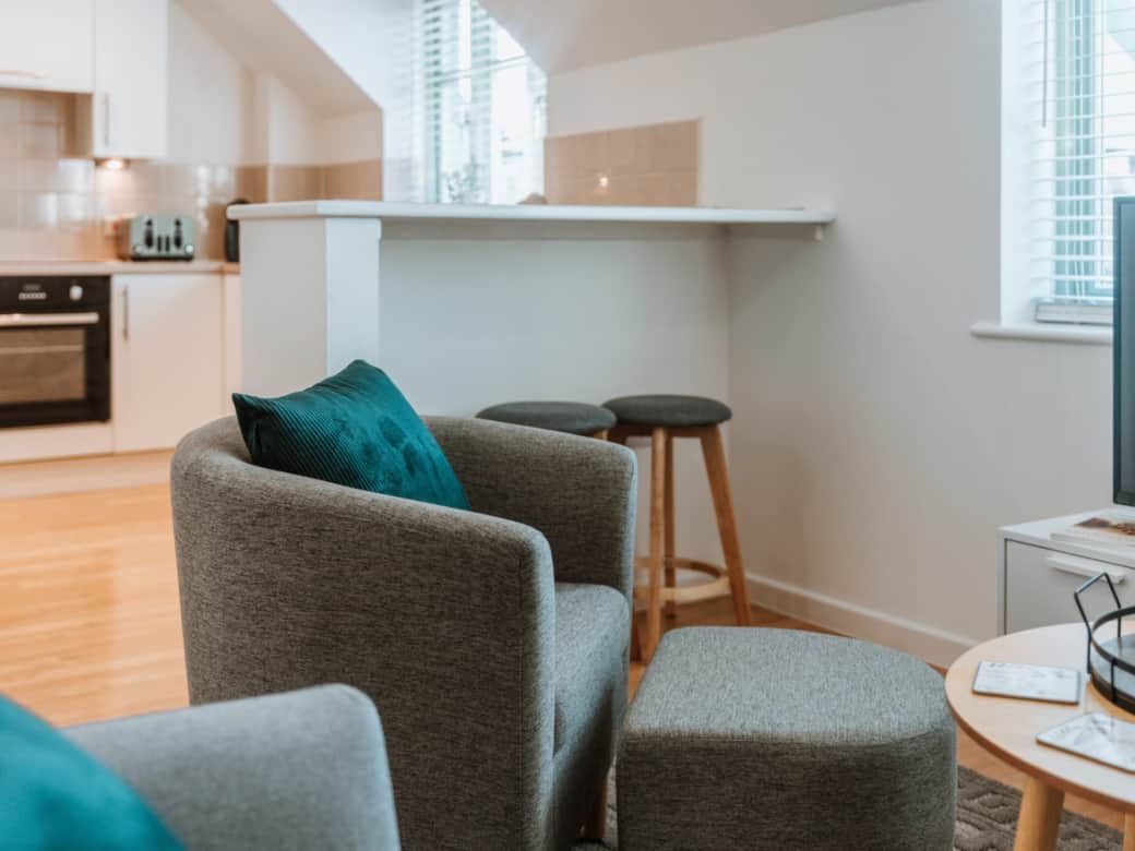 04 st johns penthouse livingroom chairs