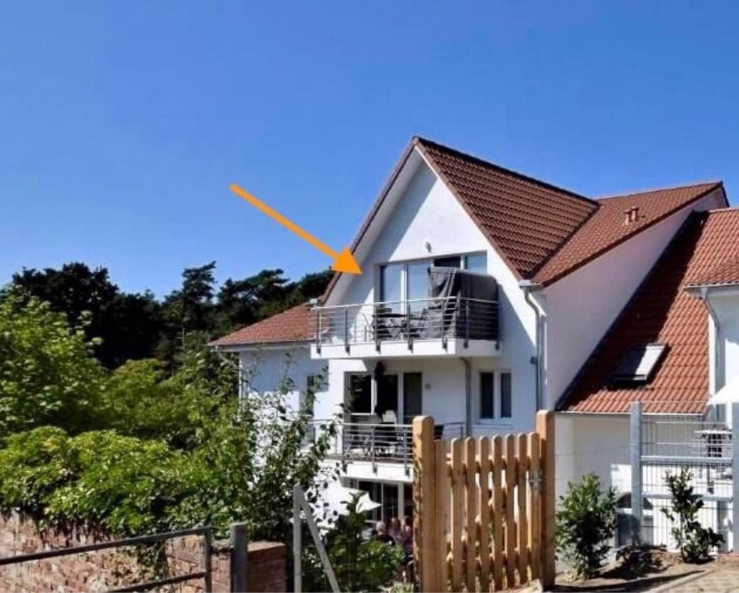 Balkon Südbalkon Aussenansicht mit Strandkorb Seesucht Hohwacht