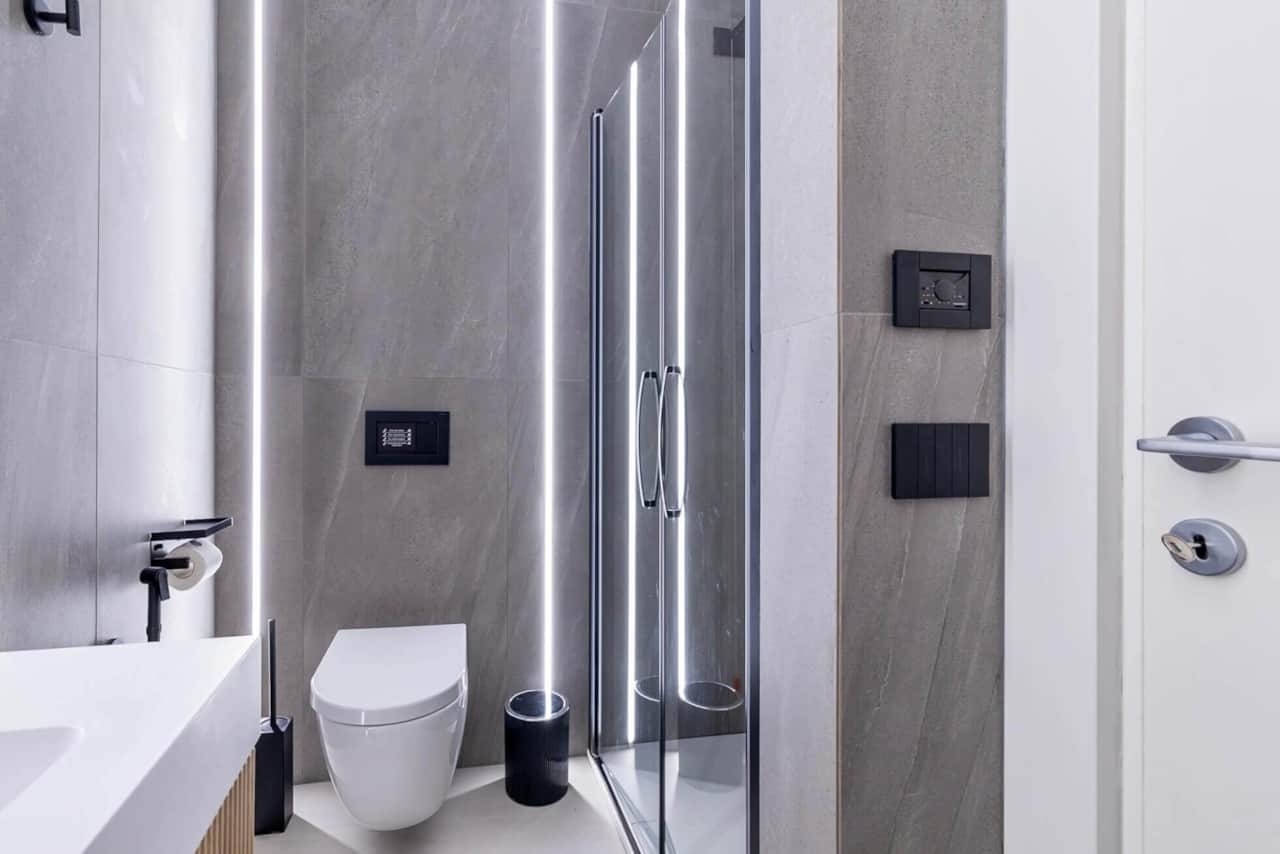 Bathroom with premium and modern fixtures