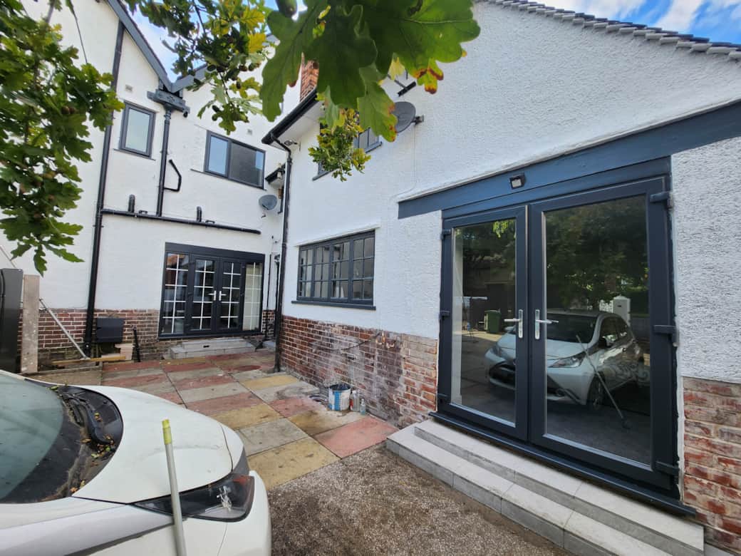 Charming Tudor White House Cottage  Room Apartment  Rear Old Trafford   Manchester 