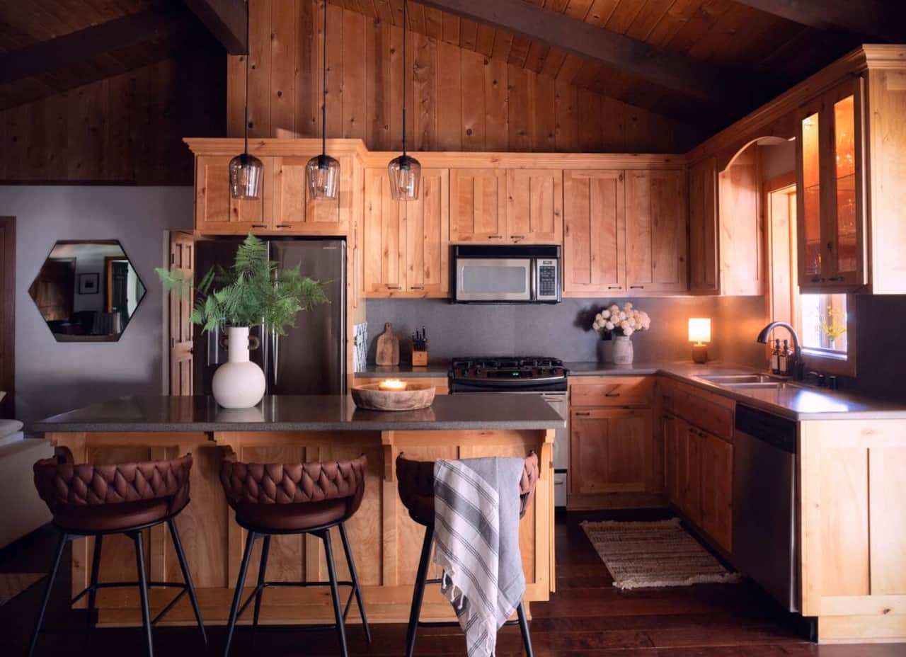 Kitchen space for the chef of the family.  Don't worry, it has everything you need. 