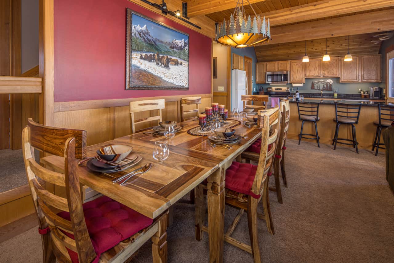 Arrowhead 1665 - Dining Area