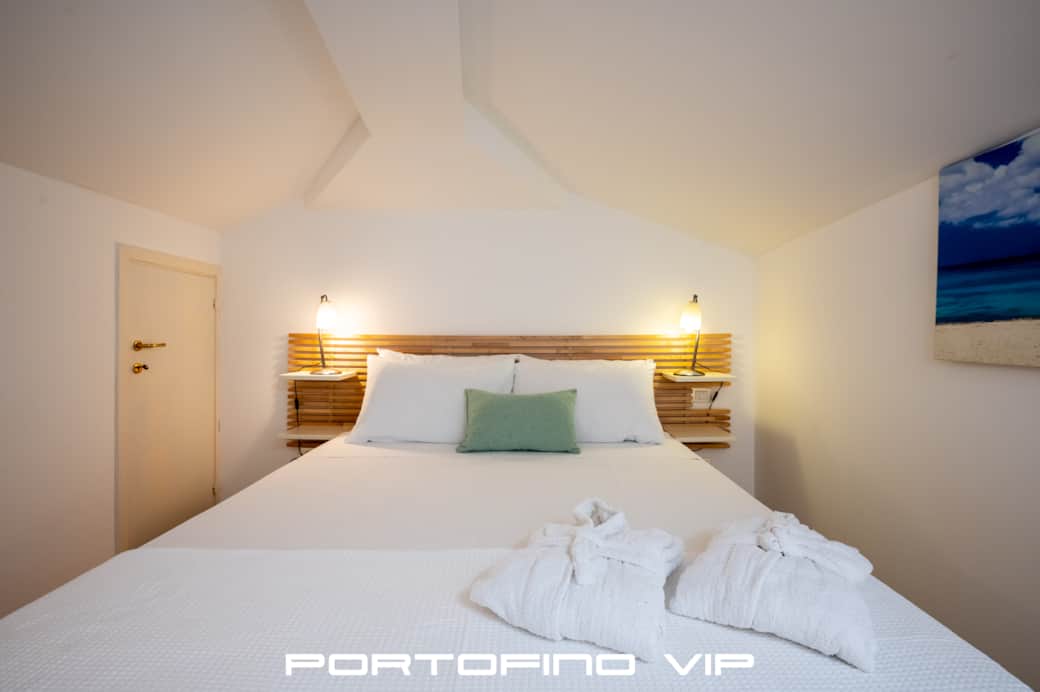 Apt Over the sea_P Apt Over the sea_P