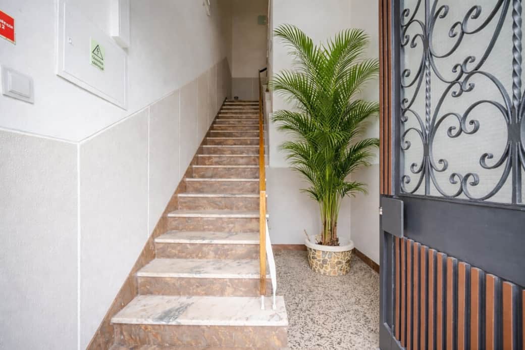 Private Entrance (Ground Floor)