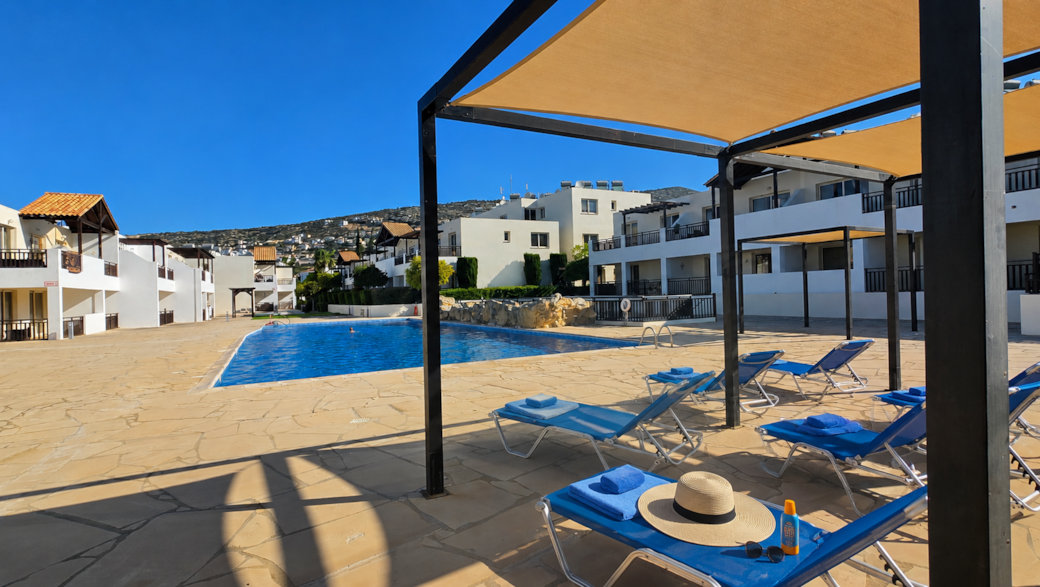 Shaded area for relaxtion by the pool
