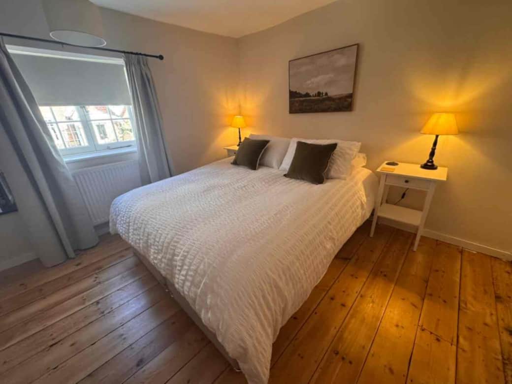 Bakers cottage bedroom as king Bakers cottage bedroom as king