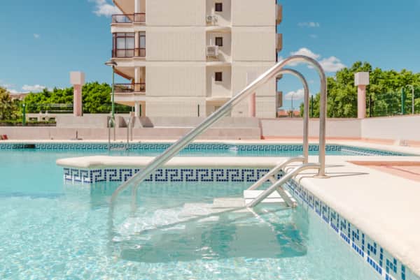 Piscina – Piso con Piscina y Garaje en Gandía