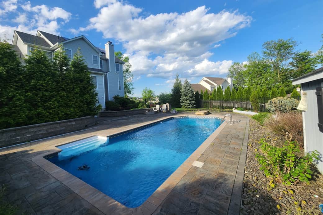 1484cfd86656488ba1c7bec8eab2e65f Large