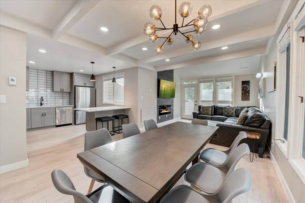 DINING ROOM SEATING FOR 8 