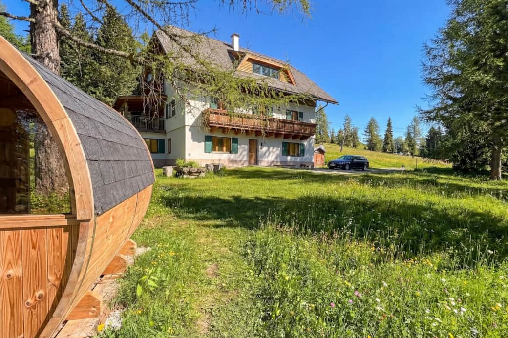 Berglodge Hochrindl mit Fasssauna und 590m² Naturgarten im Sommer, Gurktaler Alpen Berglodge Hochrindl mit Fasssauna und 590m² Naturgarten im Sommer, Gurktaler Alpen