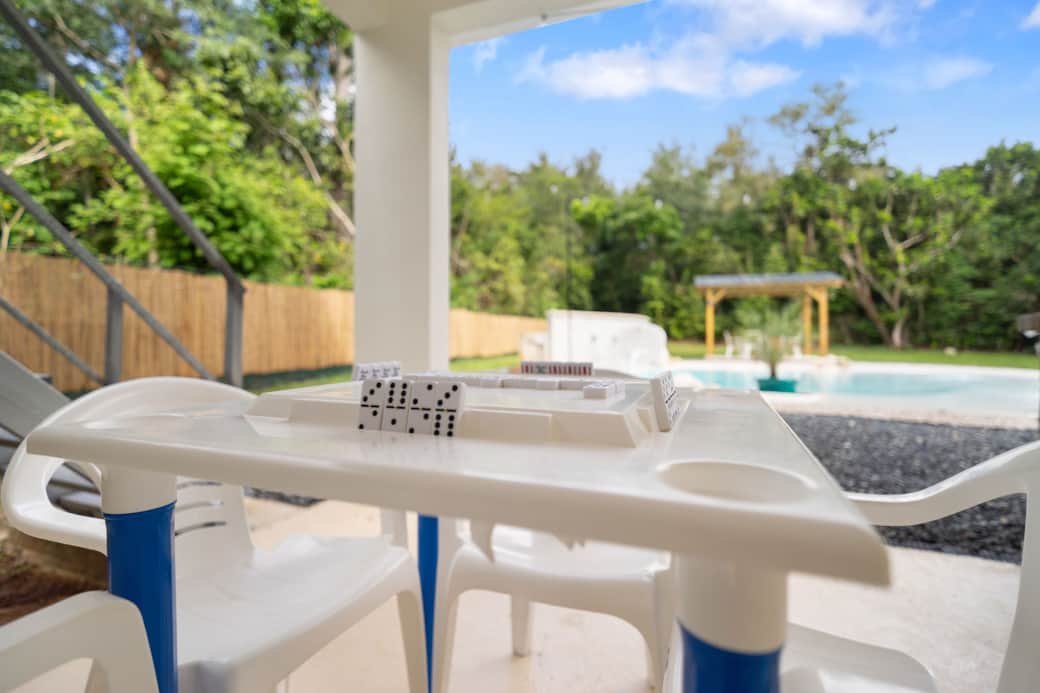 Domino table pool view