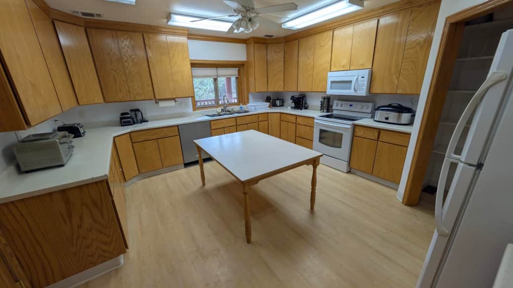 Black Pine Lodge Kitchen Black Pine Lodge Kitchen