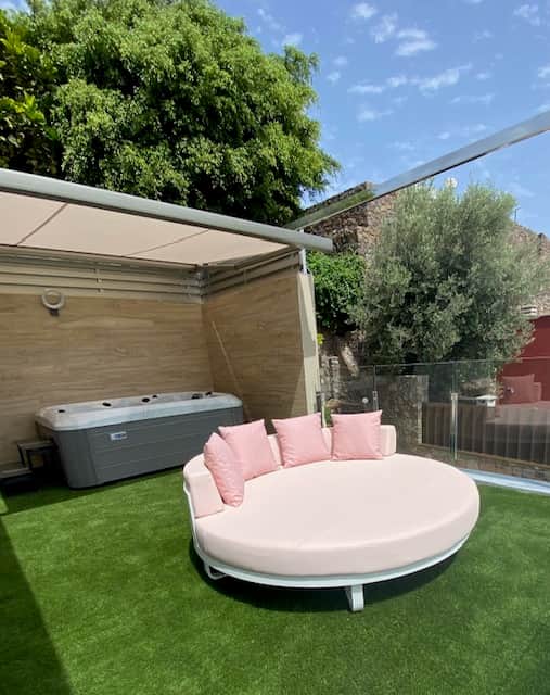 Terraza con jacuzzi
