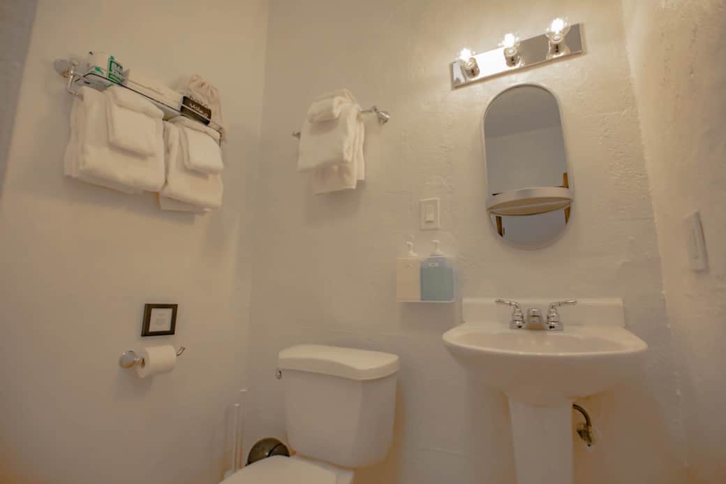Private en suite bathroom. Private en suite bathroom.