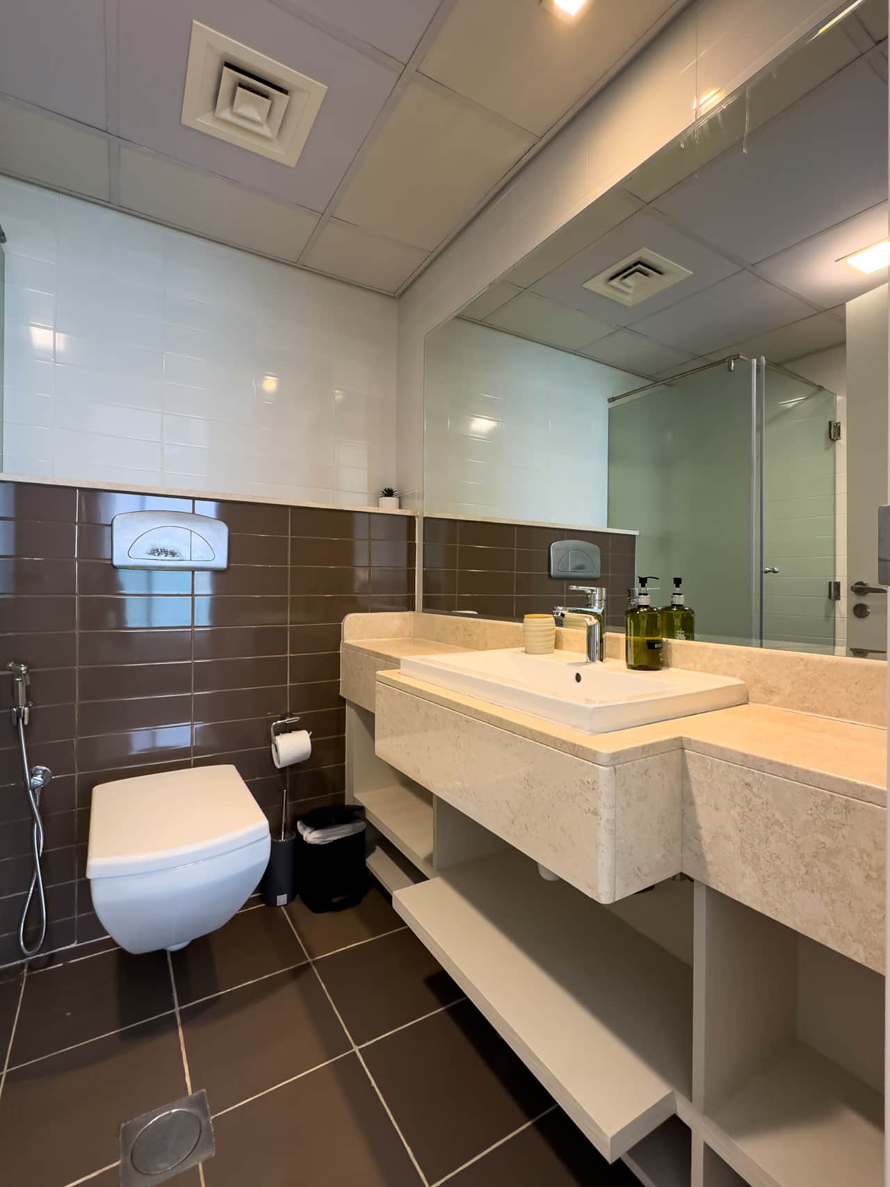 Bathroom BR 1