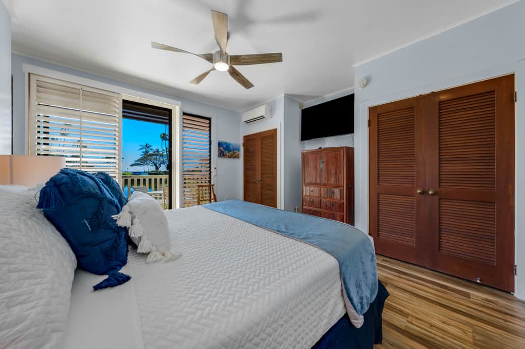 his beautifully designed bedroom offers a perfect blend of comfort and style, with stunning views.