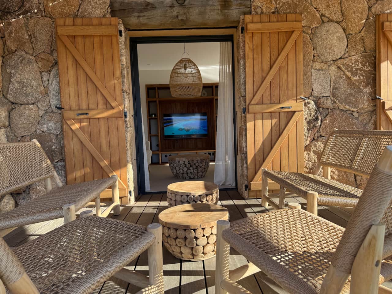 Outdoor lounge