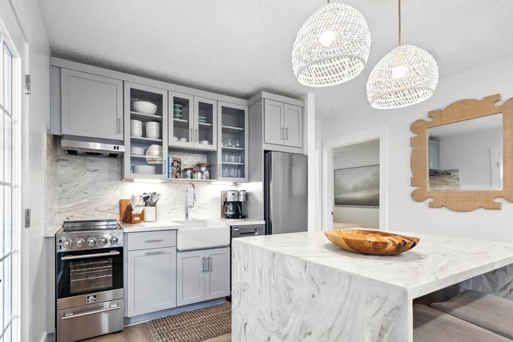 Fully equipped kitchen for cooking meals after a day at the beach Fully equipped kitchen for cooking meals after a day at the beach