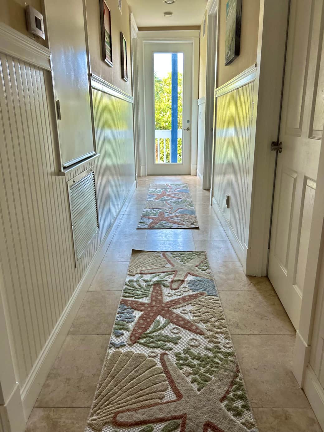Second Level Hallway - Las Olas 2025