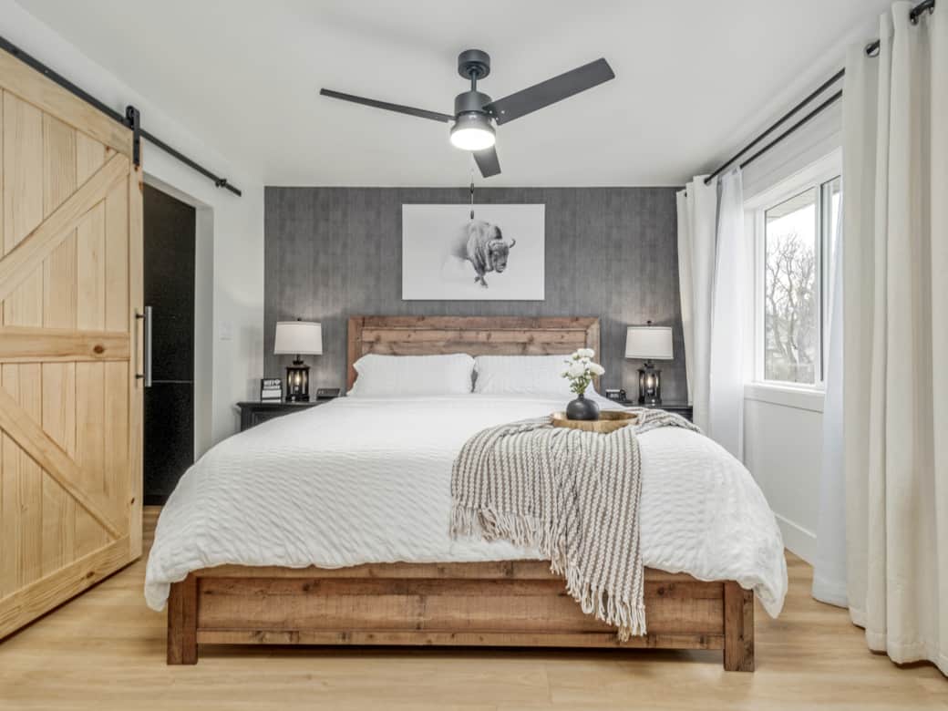 King size bed