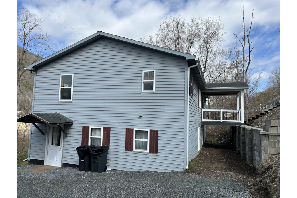 Misty Mountain Cottage, enter on the lower/walk out basement level 