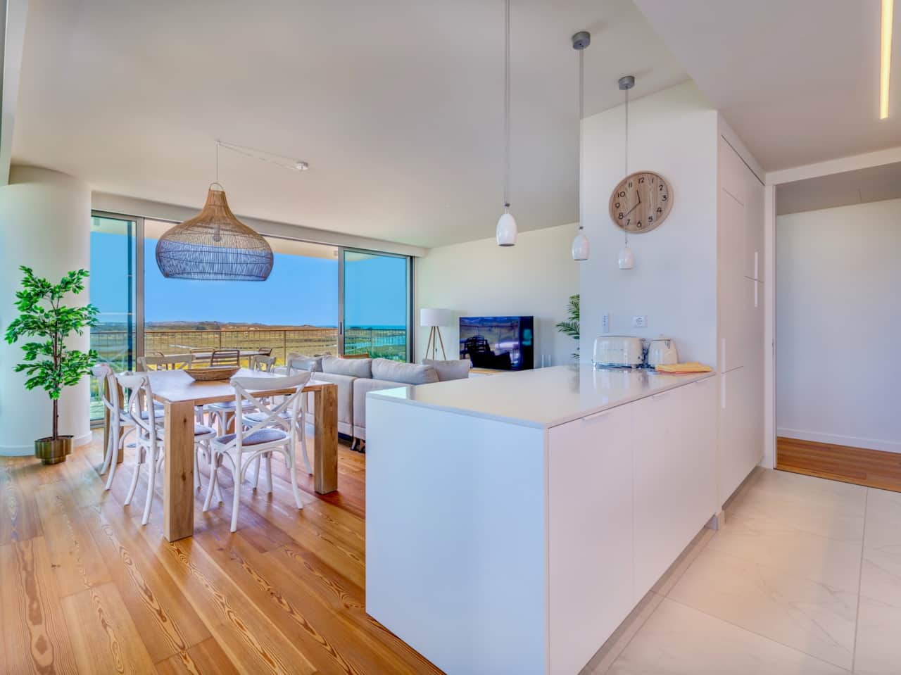 beachfront bliss & spa | living