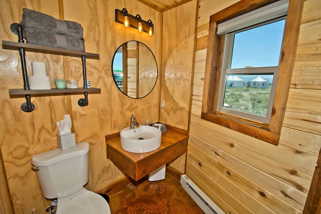 Full Bathroom Full Bathroom