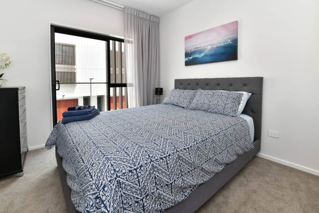 Bedroom 3 on Level 2. A queen size bed, with it's own en-suite, toiletries included. Bedroom 3 on Level 2. A queen size bed, with it's own en-suite, toiletries included.