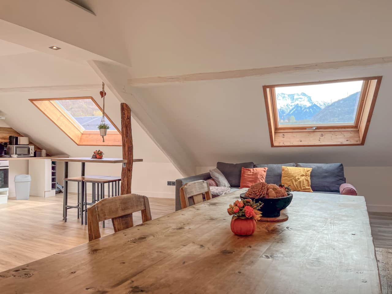 Salon, salle à manger vue sur les montagnes Albertville