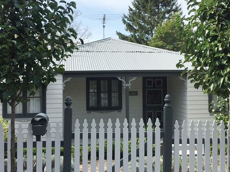 Floris Garden Cottage 2