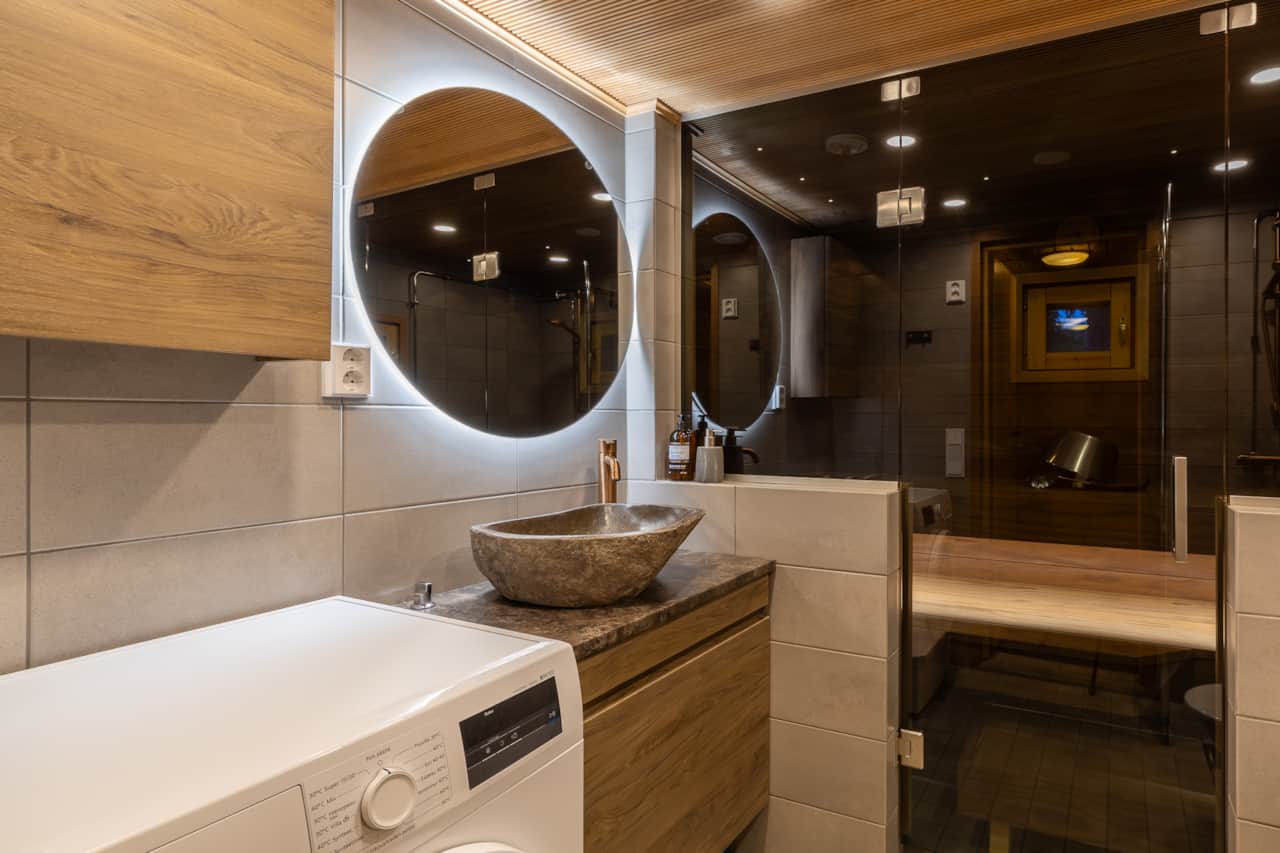 Bathroom & Sauna