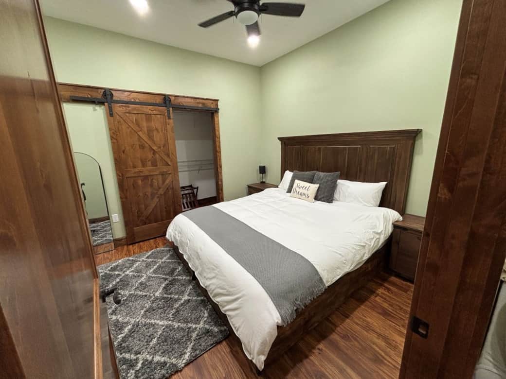 Limestone Lodge Apartment B Bedroom