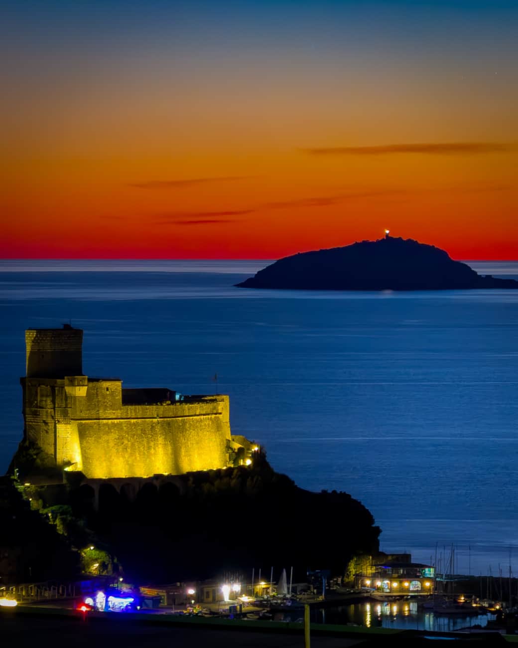 Le tinte del blu e del rosso.