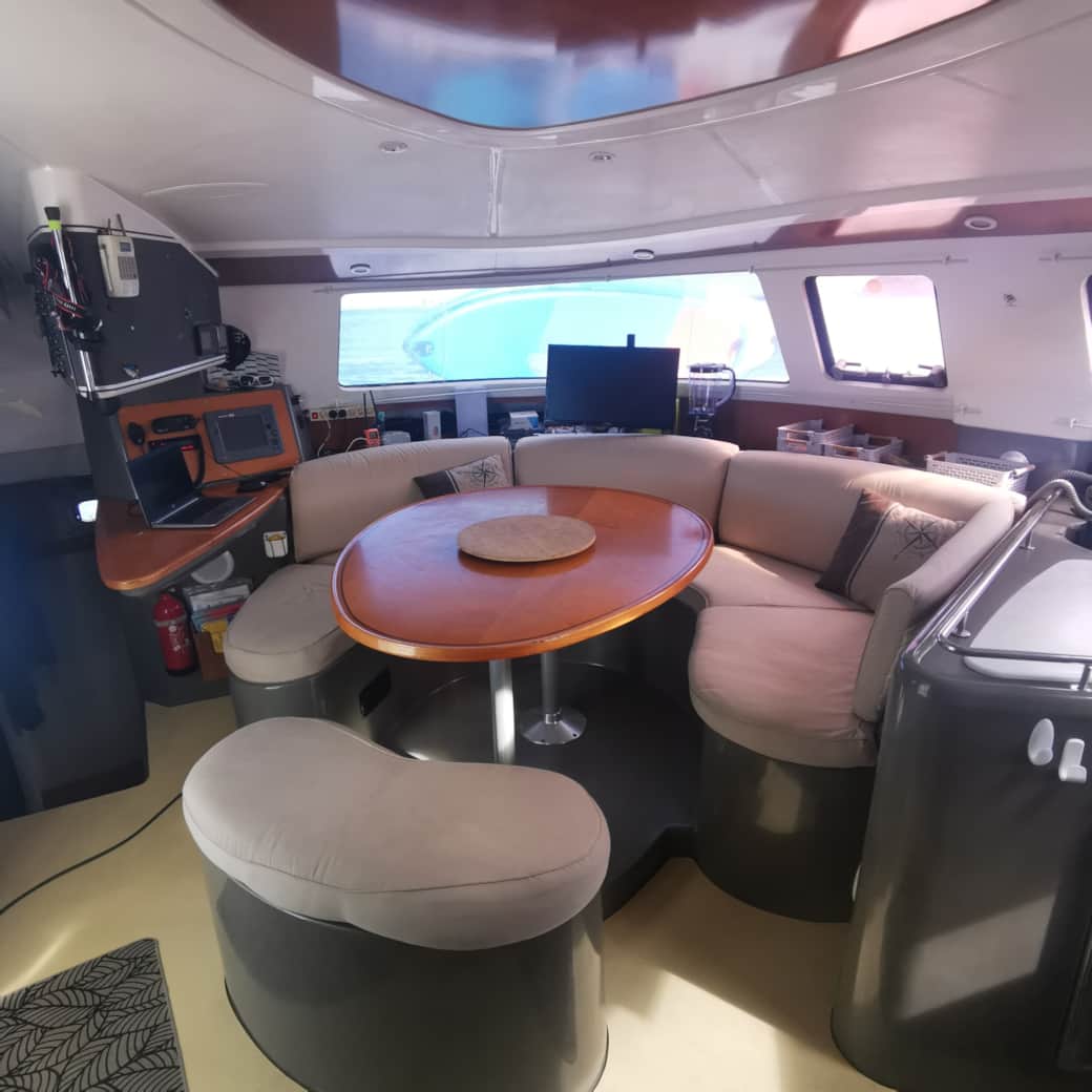 Catamaran -  Salon